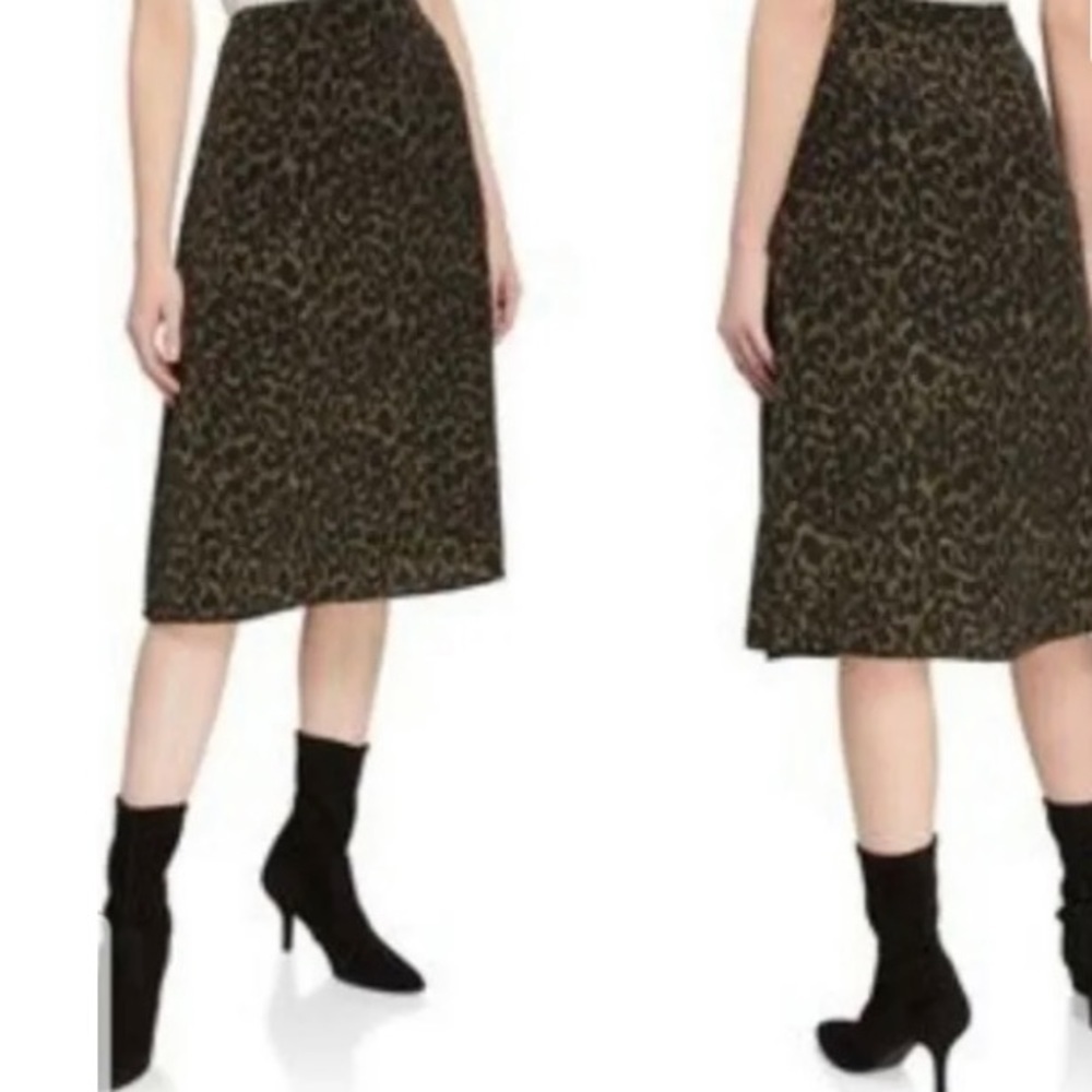 HALSTON SKIRT. MID LENGTH SIZE L. Army green & black.